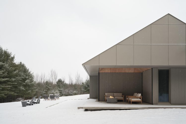 ridge-house-arhitektura-koja-se-povlaci-pred-pejzazom-8