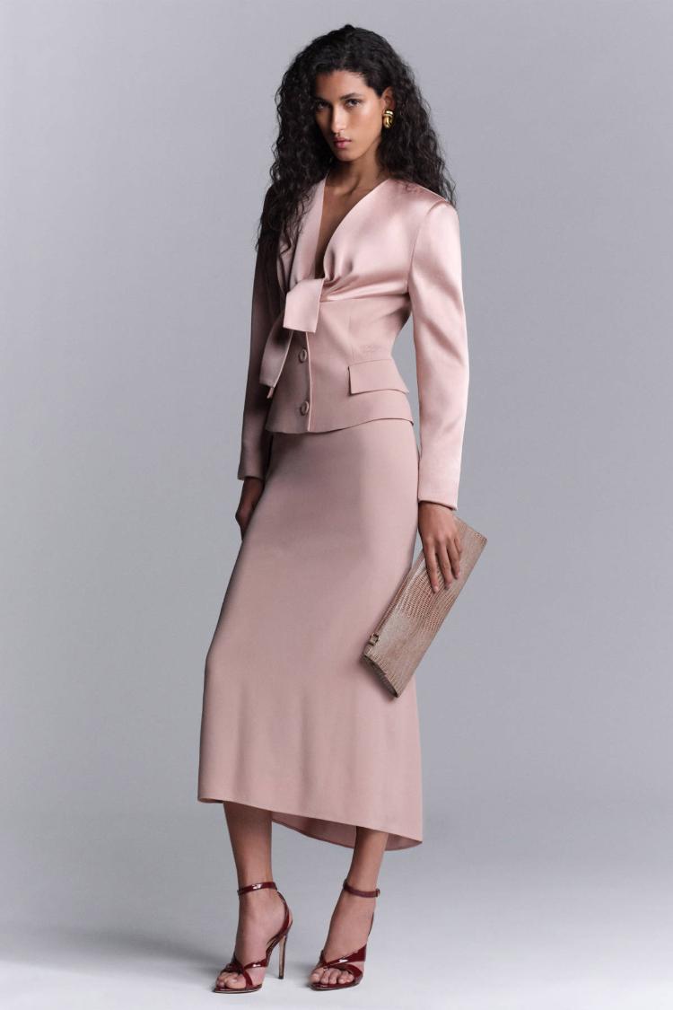 elie-saab-resort-2027-kolekcija-koja-brise-granicu-izmedu-dnevne-elegancije-i-vecernjeg-glamura-34