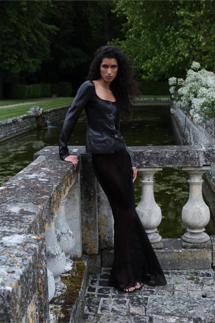 elie-saab-resort-2027-kolekcija-koja-brise-granicu-izmedu-dnevne-elegancije-i-vecernjeg-glamura-41