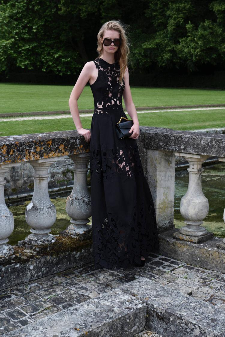 elie-saab-resort-2027-kolekcija-koja-brise-granicu-izmedu-dnevne-elegancije-i-vecernjeg-glamura-45