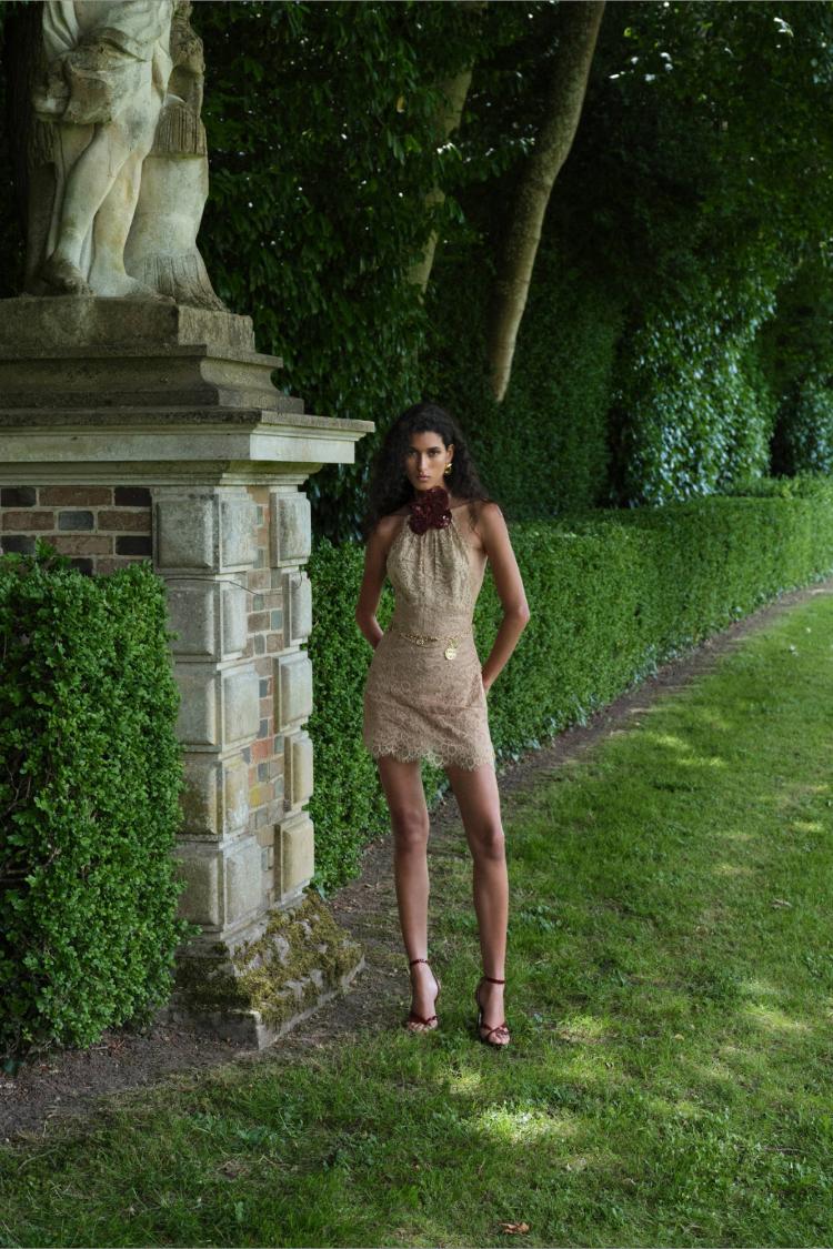 elie-saab-resort-2027-kolekcija-koja-brise-granicu-izmedu-dnevne-elegancije-i-vecernjeg-glamura-58