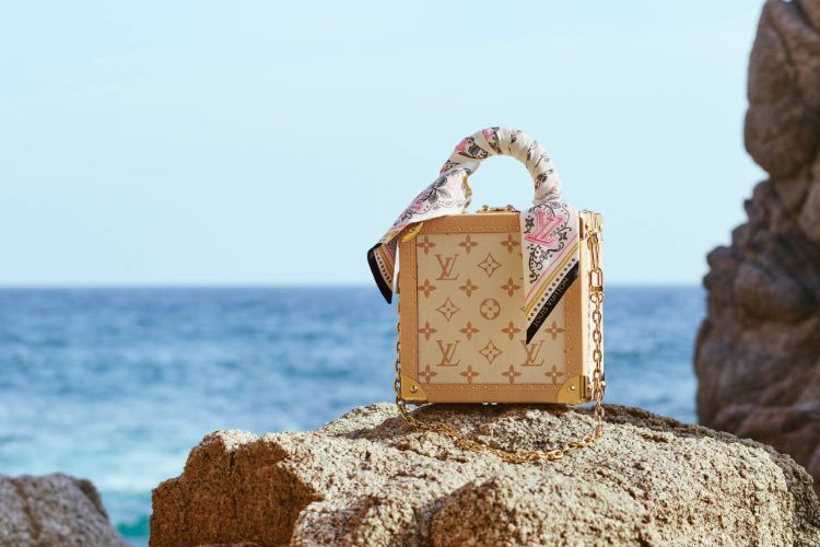 louis-vuitton-resort-2026-capucines-bb-alma-bb-lv-sneakerina-letnja-kolekcija-luksuzna-moda-2026-15