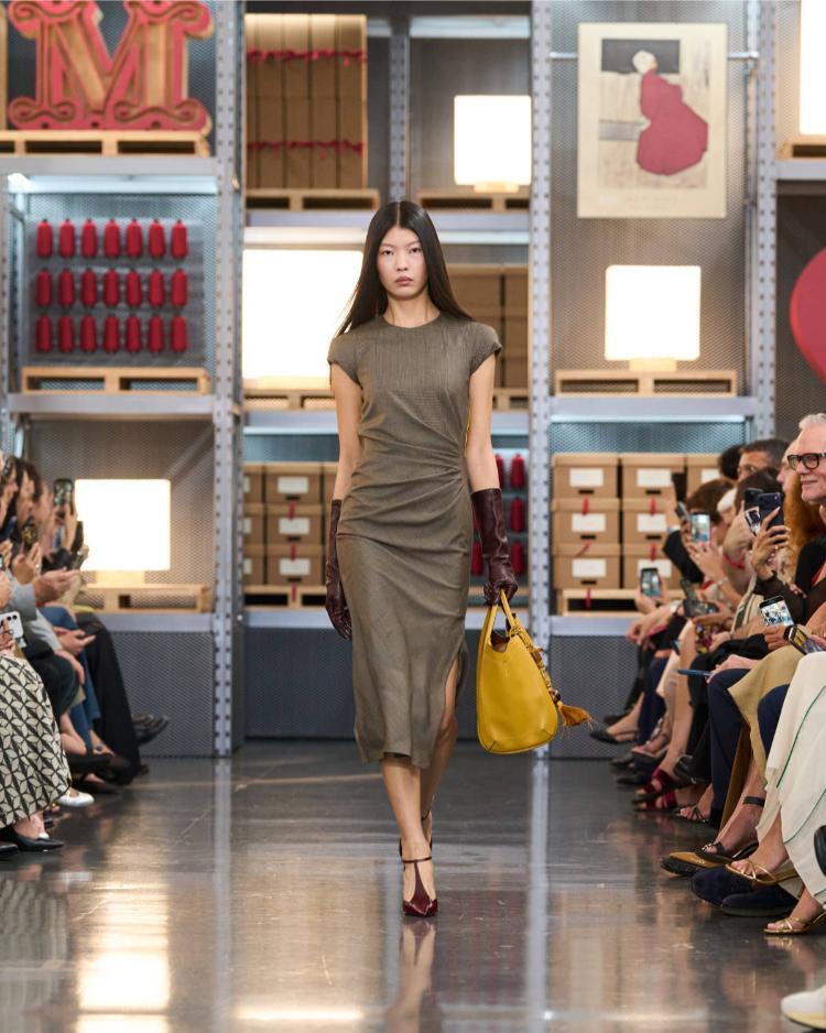max-mara-resort-2027-kinetic-chic-bauhaus-kaputi-luksuzna-zenska-moda-shanghai-2027-33
