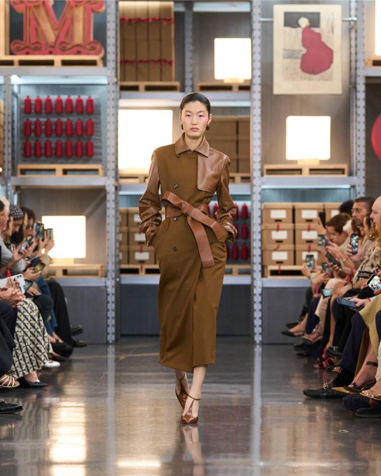 max-mara-resort-2027-kinetic-chic-bauhaus-kaputi-luksuzna-zenska-moda-shanghai-2027-42