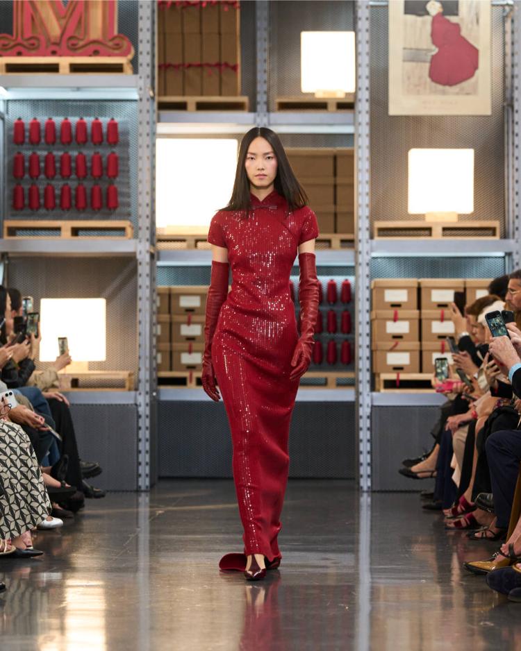 max-mara-resort-2027-kinetic-chic-bauhaus-kaputi-luksuzna-zenska-moda-shanghai-2027-59