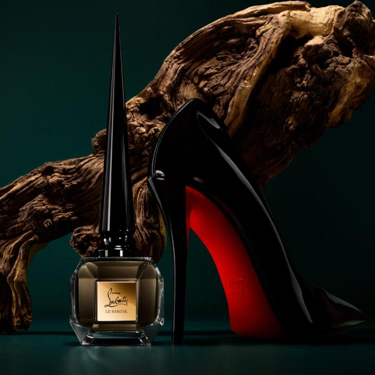 christian-louboutin-fetiche-le-santal-christian-louboutin-parfem-fetiche-le-santal-luksuzni-parfemi-christian-louboutin-beaute-sandalovina-niche-parfemi-skin-sce-1