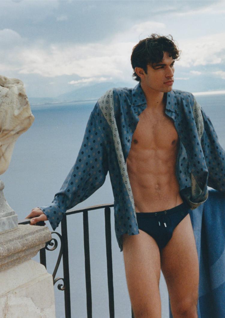 giorgio-armani-mare-2026-armani-mare-giorgio-armani-resort-kolekcija-luksuzna-moda-mediteranska-moda-porto-cervo-mikonos-forte-dei-marmi-ravelo-luksuzna-let-7