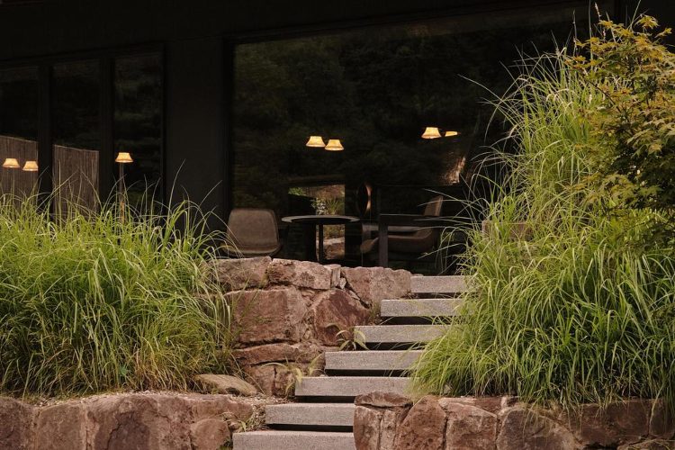 zoland-emei-resort-kina-studio-j-bridgland-luksuzni-planinski-resort-savremena-arhitektura-2025-2