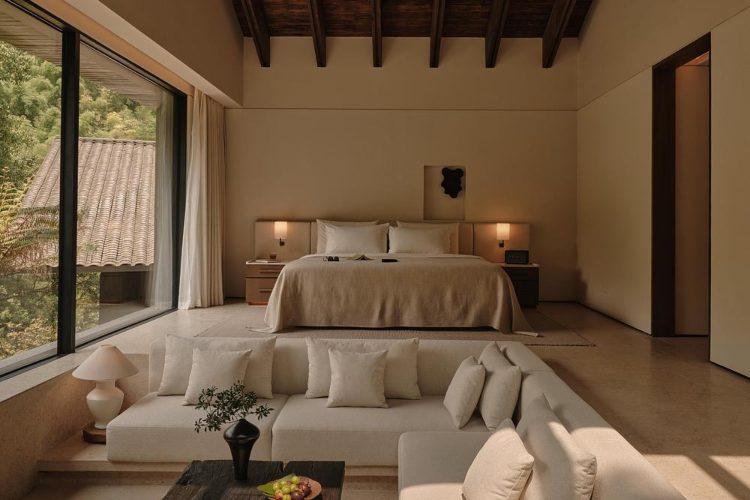 zoland-emei-resort-kina-studio-j-bridgland-luksuzni-planinski-resort-savremena-arhitektura-2025-13