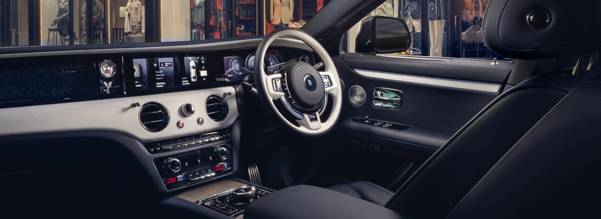 Rolls-Royce Ghost Savile Row: Automobil skrojen poput najfinijeg odela sa londonske modne adrese
