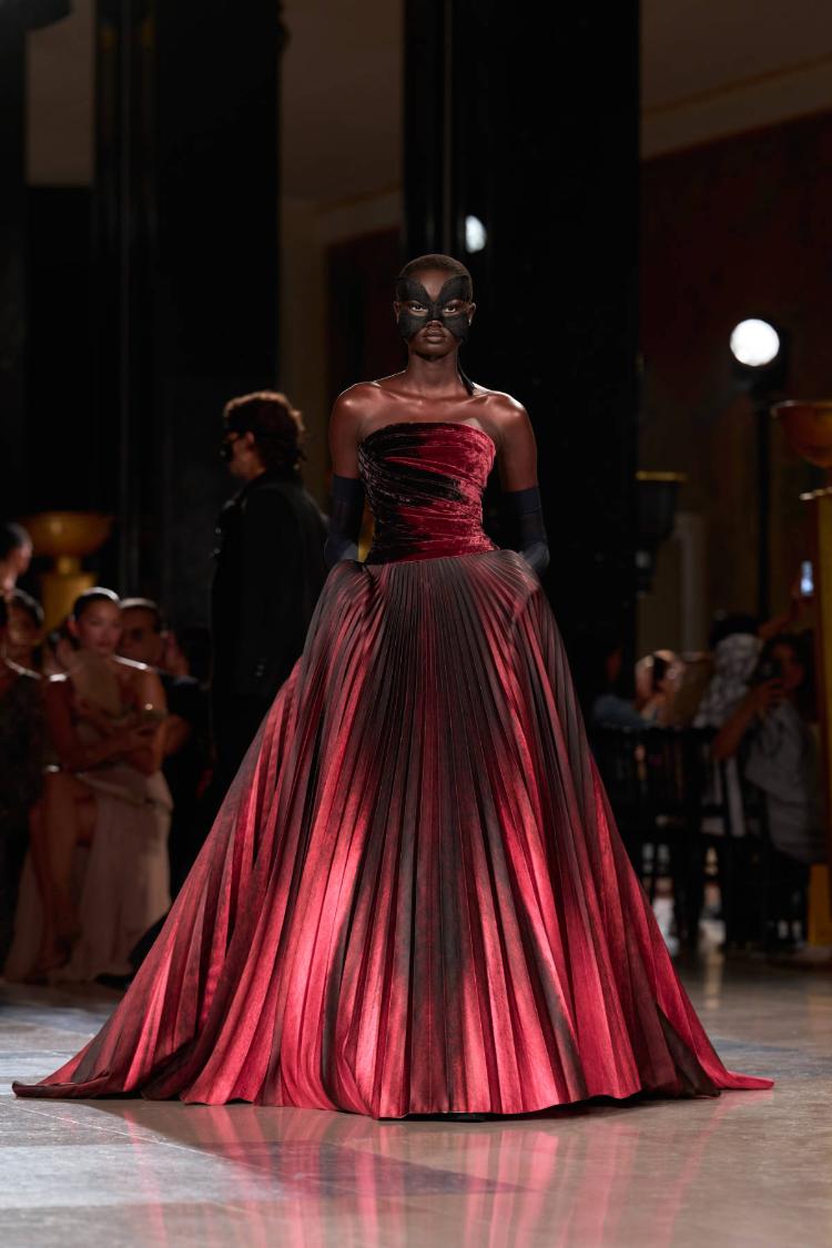 elie-saab-haute-couture-jesen-zima-2026-2027-the-ball-of-untamed-dreams-luksuzna-moda-modna-revija-11