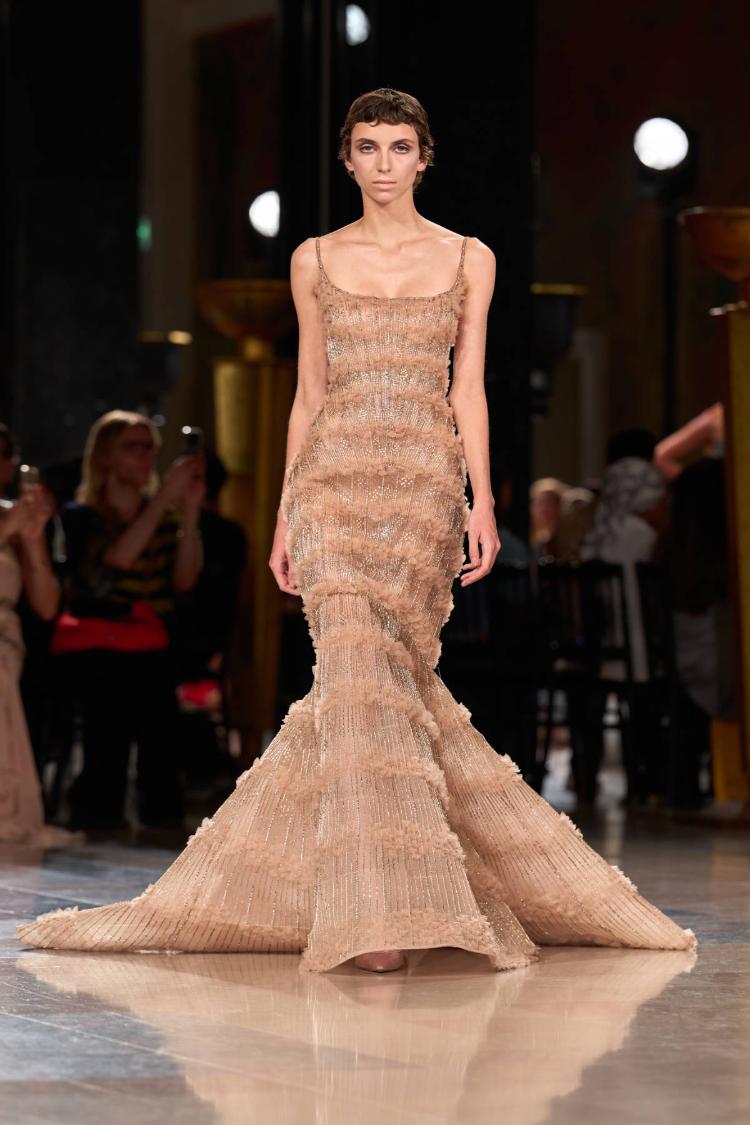 elie-saab-haute-couture-jesen-zima-2026-2027-the-ball-of-untamed-dreams-luksuzna-moda-modna-revija-24