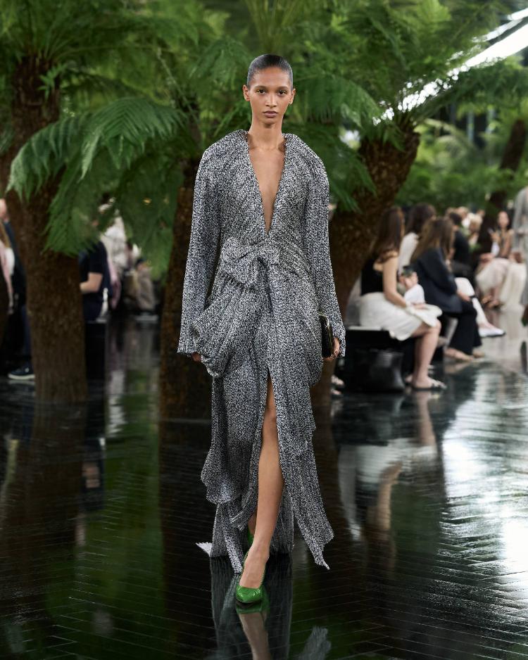 dior-haute-couture-jesen-zima-2026-2027-jonathan-anderson-skulpturalna-moda-modna-revija-12