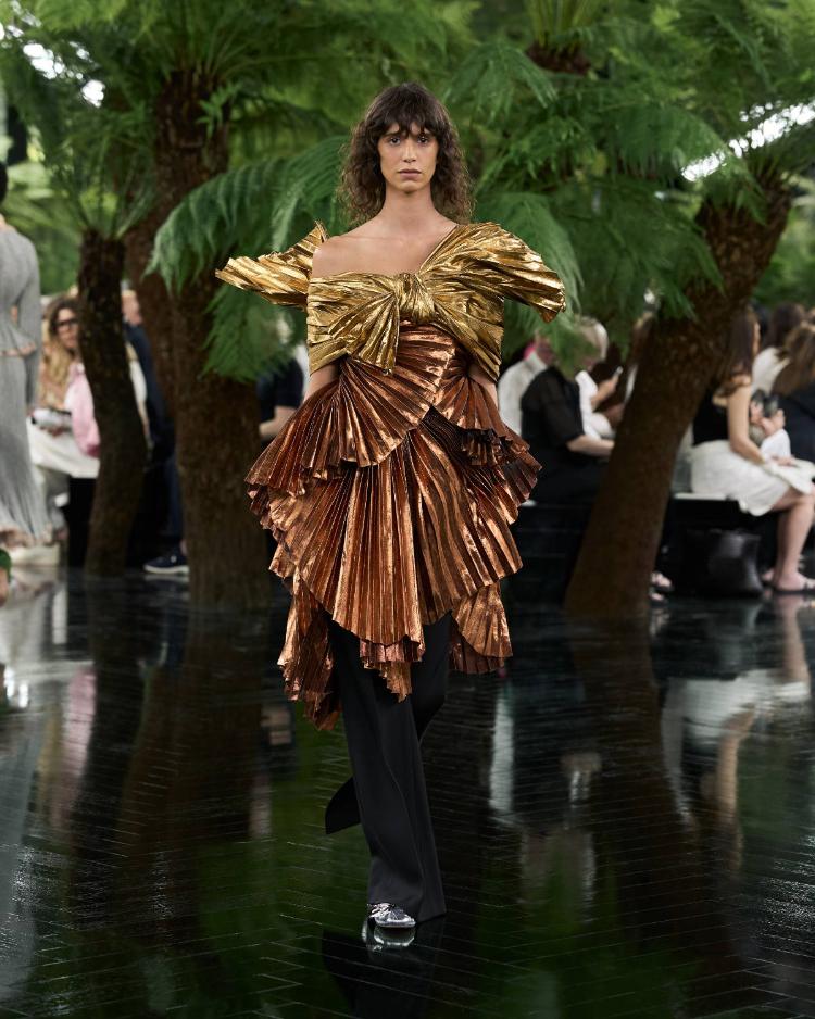 dior-haute-couture-jesen-zima-2026-2027-jonathan-anderson-skulpturalna-moda-modna-revija-14