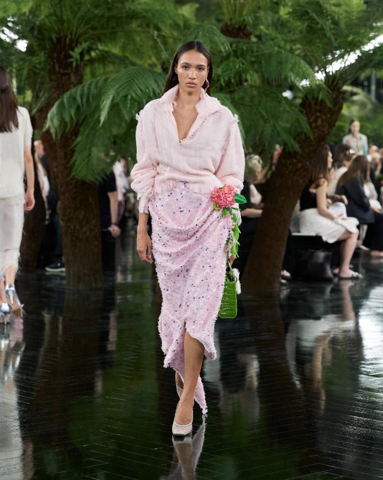 dior-haute-couture-jesen-zima-2026-2027-jonathan-anderson-skulpturalna-moda-modna-revija-36