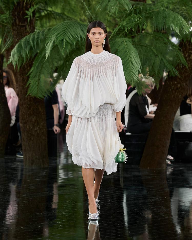 dior-haute-couture-jesen-zima-2026-2027-jonathan-anderson-skulpturalna-moda-modna-revija-49