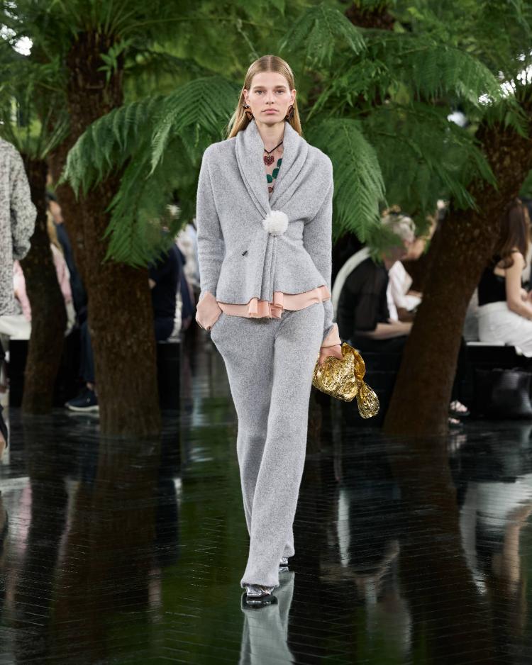 dior-haute-couture-jesen-zima-2026-2027-jonathan-anderson-skulpturalna-moda-modna-revija-54
