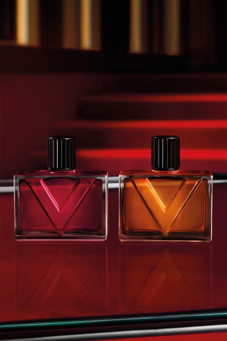 valentino-beauty-vendetta-dakota-dzonson-aleksander-skarsgard-parfemi-2026-4