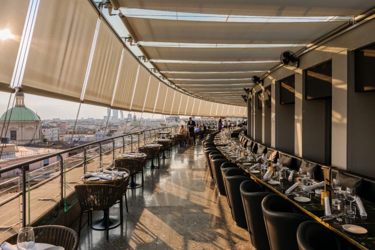 the-roof-milano-bar-restaurant-rooftop-terasa-pogled-na-milano-luksuzni-restoran-2