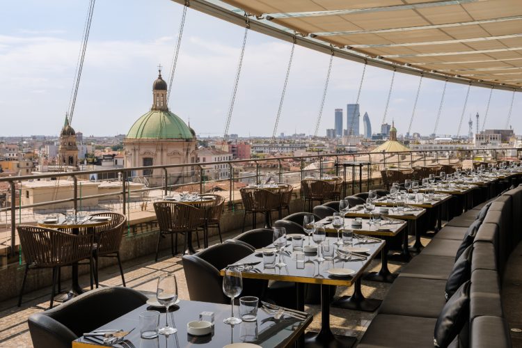 the-roof-milano-bar-restaurant-rooftop-terasa-pogled-na-milano-luksuzni-restoran-3