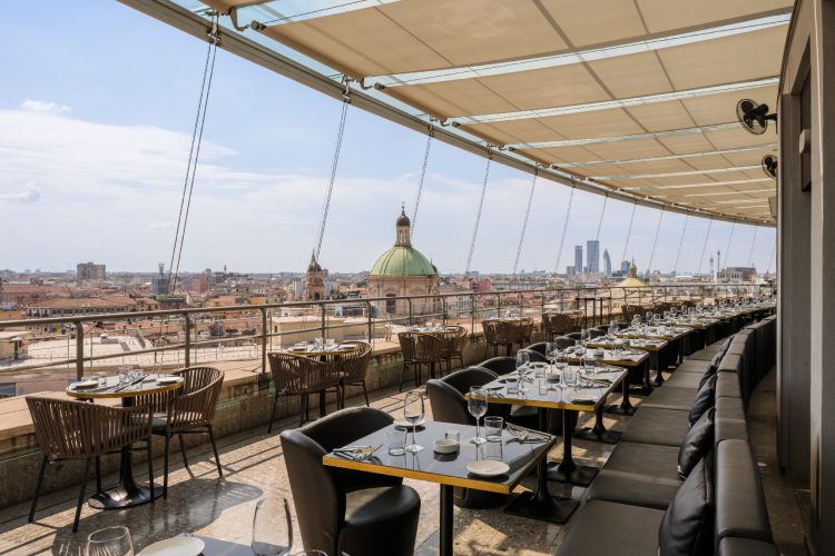 the-roof-milano-bar-restaurant-rooftop-terasa-pogled-na-milano-luksuzni-restoran-4