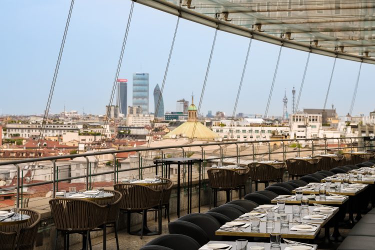 the-roof-milano-bar-restaurant-rooftop-terasa-pogled-na-milano-luksuzni-restoran-5