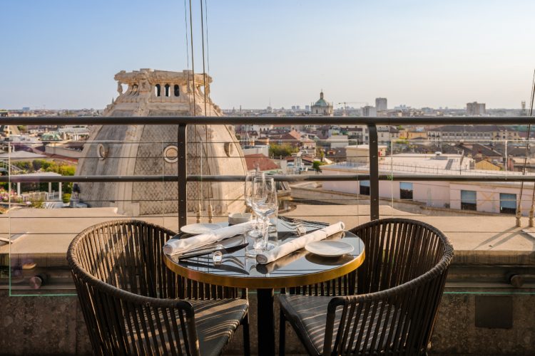 the-roof-milano-bar-restaurant-rooftop-terasa-pogled-na-milano-luksuzni-restoran-9