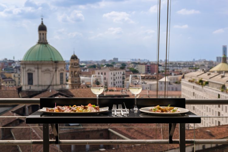 the-roof-milano-bar-restaurant-rooftop-terasa-pogled-na-milano-luksuzni-restoran-10