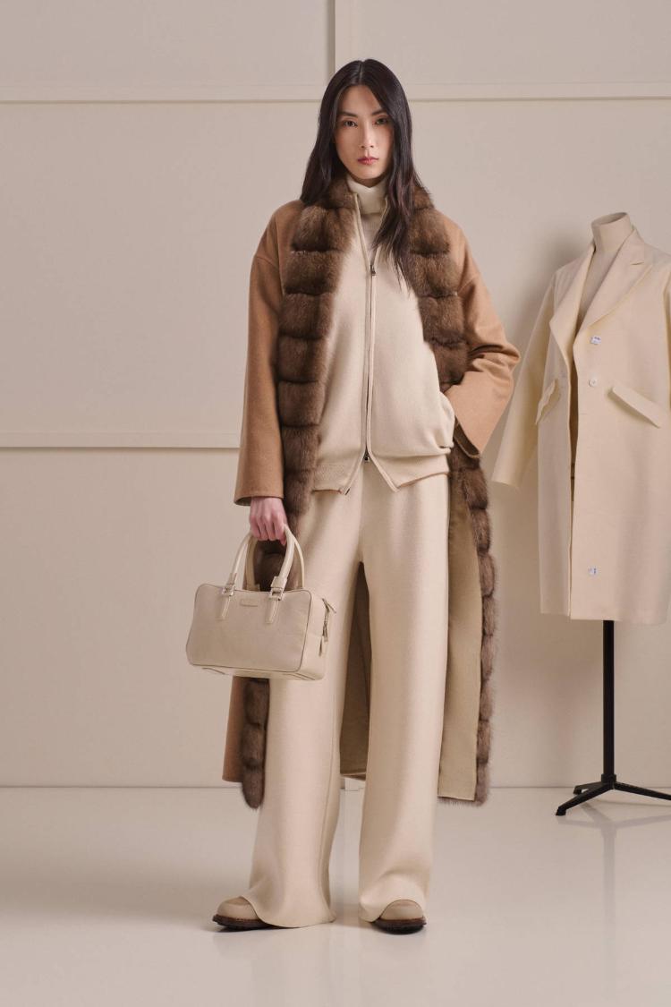kiton-fw26-27-zenska-kolekcija-kasmir-kaput-luksuzna-moda-italijanska-elegancija-9
