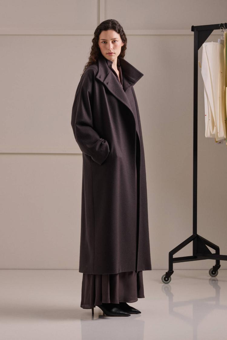 kiton-fw26-27-zenska-kolekcija-kasmir-kaput-luksuzna-moda-italijanska-elegancija-28