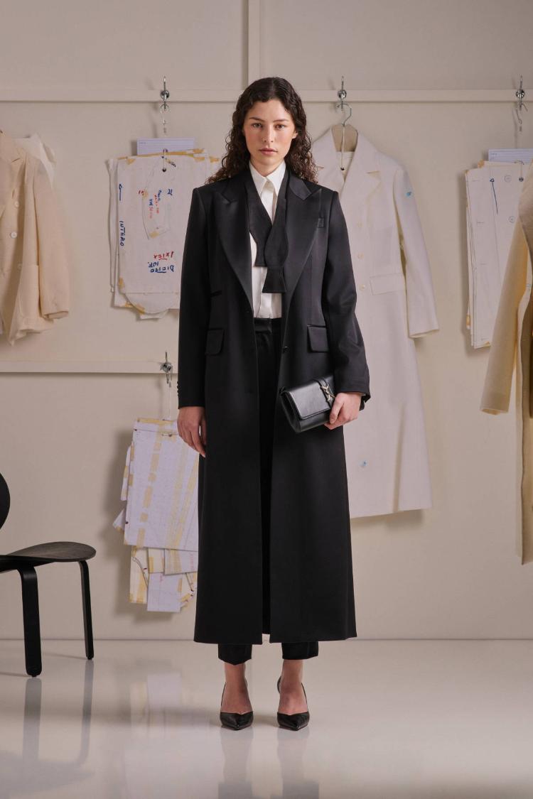 kiton-fw26-27-zenska-kolekcija-kasmir-kaput-luksuzna-moda-italijanska-elegancija-38