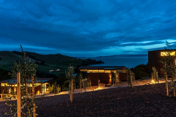 omana-villas-waiheke-island-luksuzni-hotel-novi-zeland-villa-surrender-angelo-cappellini-7