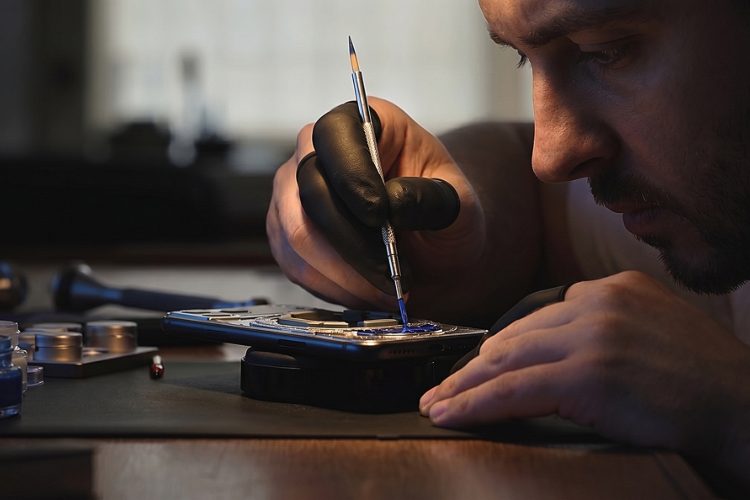 caviar-master-of-time-iphone-17-pro-max-patek-philippe-iwc-luksuzni-telefon-satovi-14