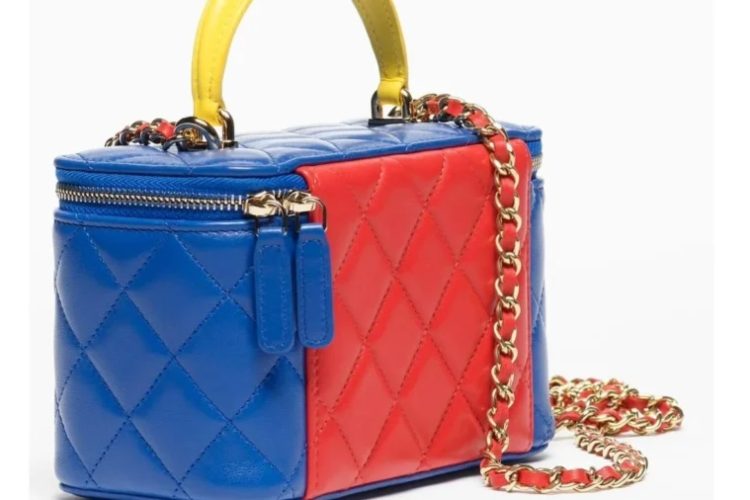chanel-metiers-dart-2026-supermen-torba-long-vanity-with-chain-luksuzna-moda-chanel-kolekcija-2026-1