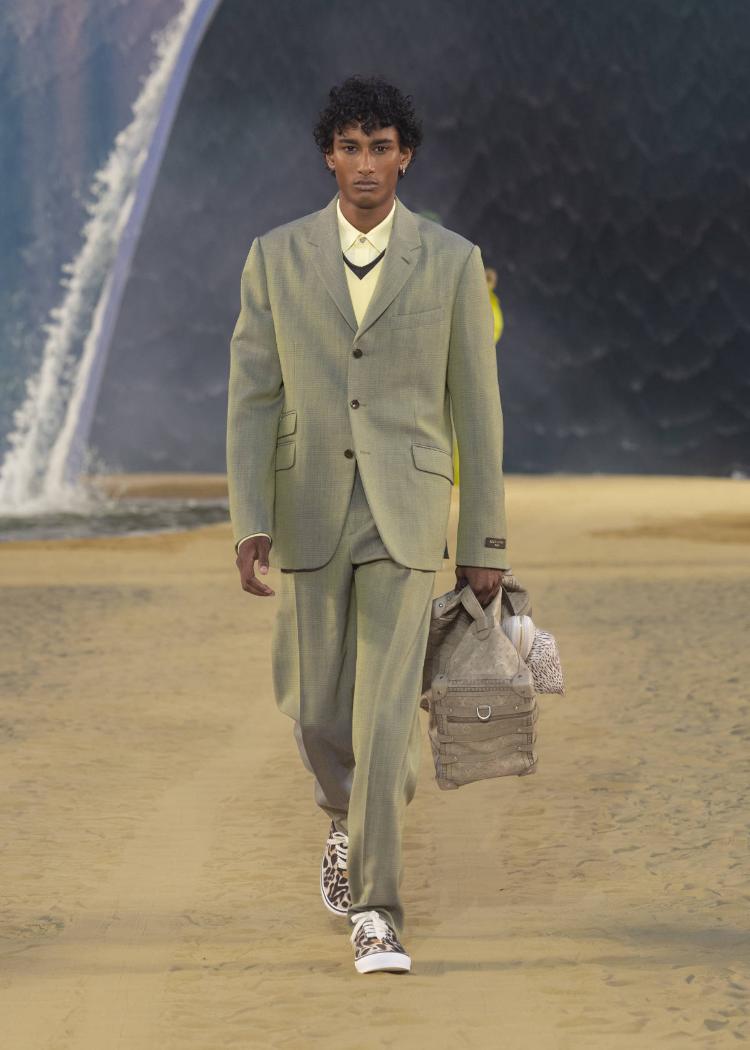 louis-vuitton-prolece-leto-2027-farel-vilijams-muska-kolekcija-paris-fashion-week-luksuzna-moda-32