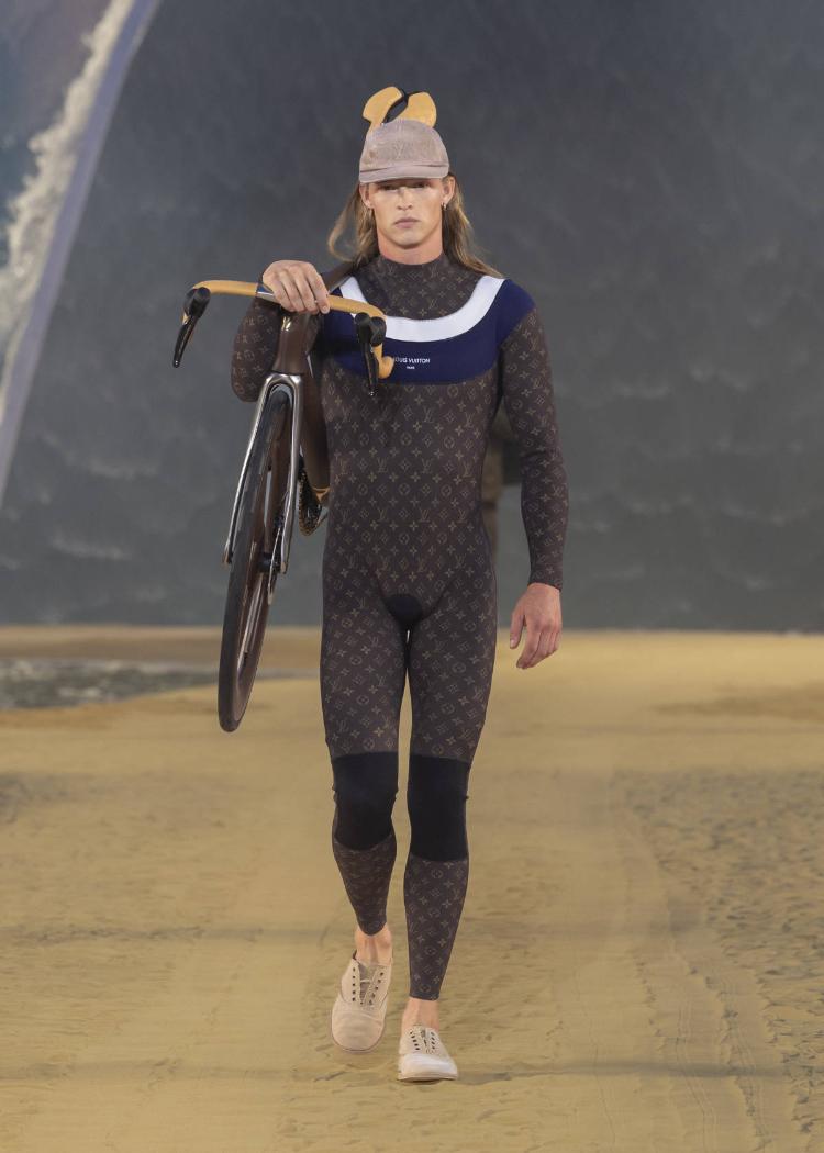 louis-vuitton-prolece-leto-2027-farel-vilijams-muska-kolekcija-paris-fashion-week-luksuzna-moda-76