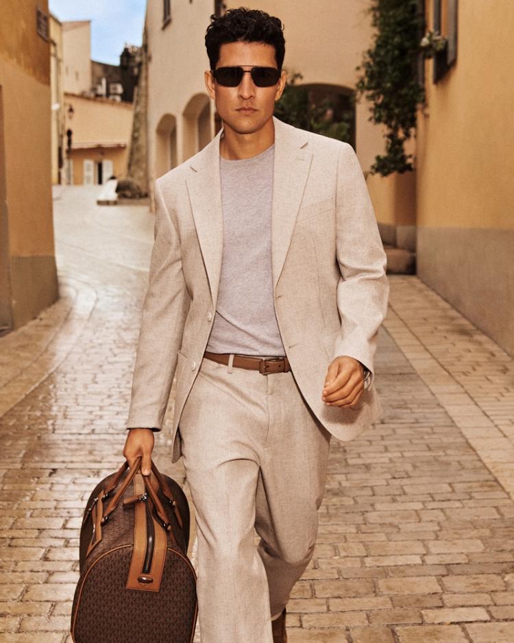 michael-kors-spring-2026-danny-ramirez-luksuzni-modni-aksesoari-jet-set-moda-2