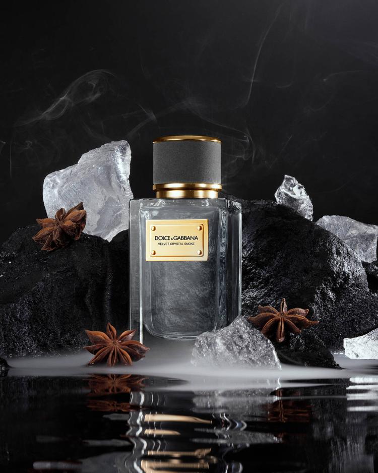 dolce-and-gabbana-velvet-crystal-smoke-2026-luksuzni-niche-parfem-modni-aksesoari-1