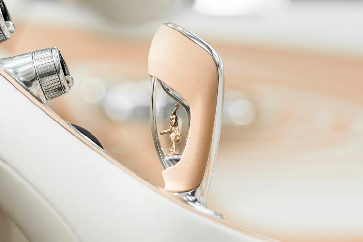 bugatti-w16-mistral-la-perle-rare-2026-luksuzni-hiperautomobil-bespoke-automobili-luksuzni-transport-16