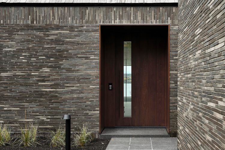 house-on-the-lake-magog-2024-luksuzna-rezidencija-kanada-savremena-arhitektura-enterijer-nekretnine-7