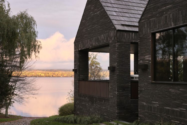 house-on-the-lake-magog-2024-luksuzna-rezidencija-kanada-savremena-arhitektura-enterijer-nekretnine-20