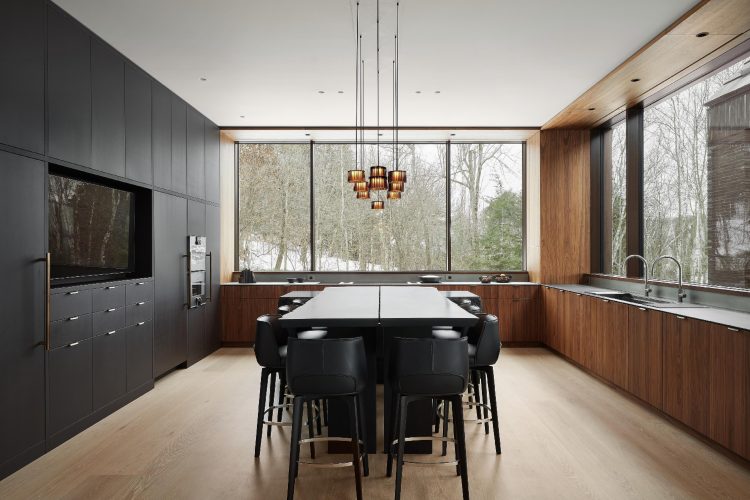 house-on-the-lake-magog-2024-luksuzna-rezidencija-kanada-savremena-arhitektura-enterijer-nekretnine-29