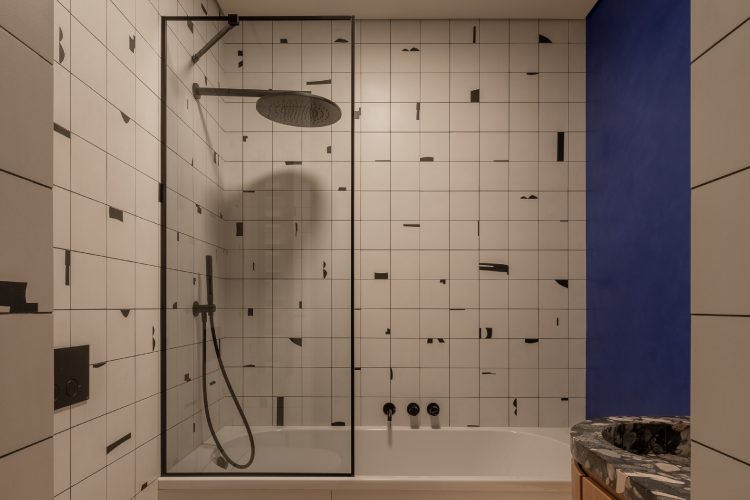 bond-apartment-kyiv-2026-bogdanova-architects-travertin-enterijer-luksuzni-stan-nekretnine-6