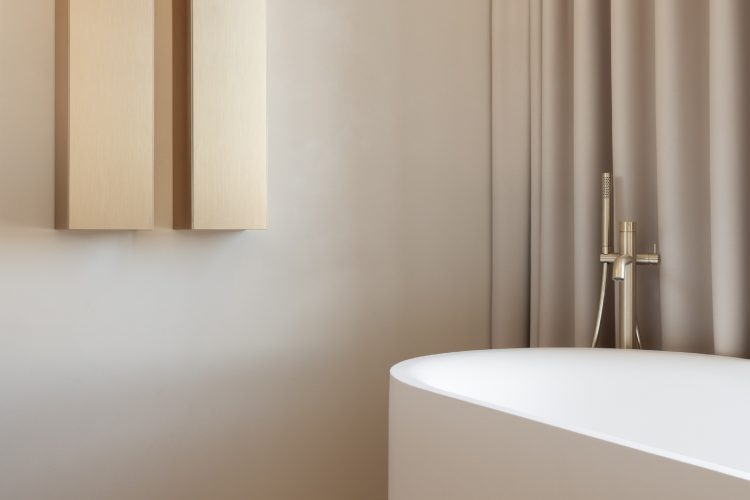 bond-apartment-kyiv-2026-bogdanova-architects-travertin-enterijer-luksuzni-stan-nekretnine-17