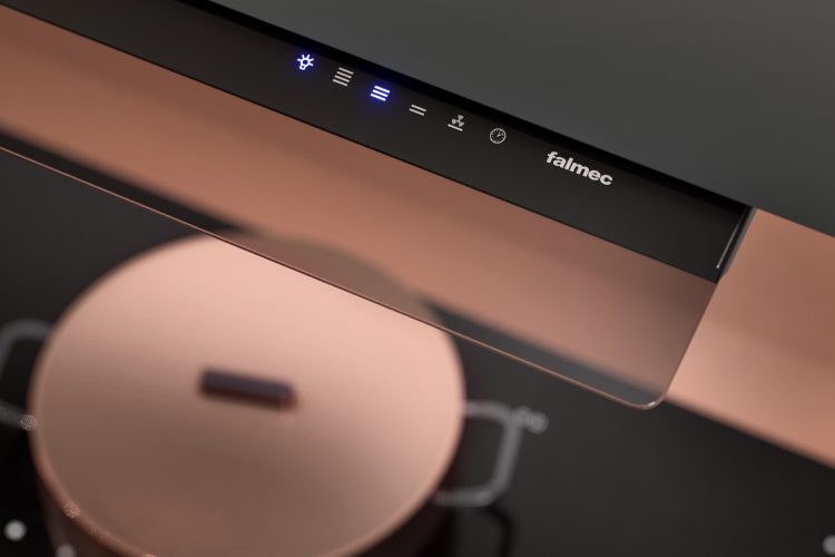 falmec-virgola-touch-comfort-2026-ugradna-kuhinjska-napa-akusticni-komfor-luksuzne-kuhinje-enterijer-2