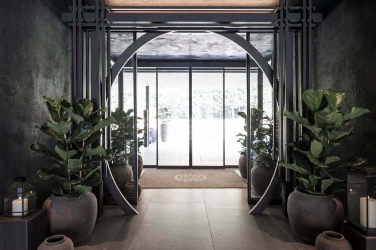 silena-the-soulful-hotel-2026-juzni-tirol-noa-architecture-glamora-zidne-obloge-luksuzni-butik-hotel-putovanja-1