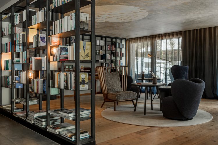 silena-the-soulful-hotel-2026-juzni-tirol-noa-architecture-glamora-zidne-obloge-luksuzni-butik-hotel-putovanja-9