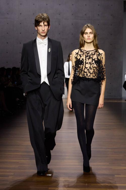 emporio-armani-aw26-27-maestro-kolekcija-modna-revija-jesen-zima-luksuzna-moda-3