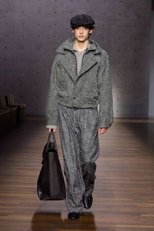 emporio-armani-aw26-27-maestro-kolekcija-modna-revija-jesen-zima-luksuzna-moda-7