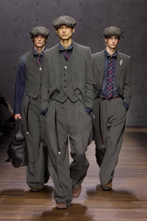 emporio-armani-aw26-27-maestro-kolekcija-modna-revija-jesen-zima-luksuzna-moda-12